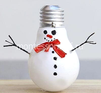 Снеговик из лампочки