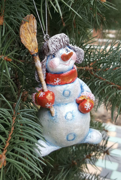 Снеговик своими руками на Новый год из подручных материалов этап 50
