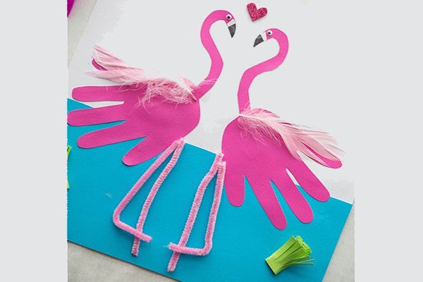 Фламинго из отпечатков ладоней своими руками. Шаг 6
