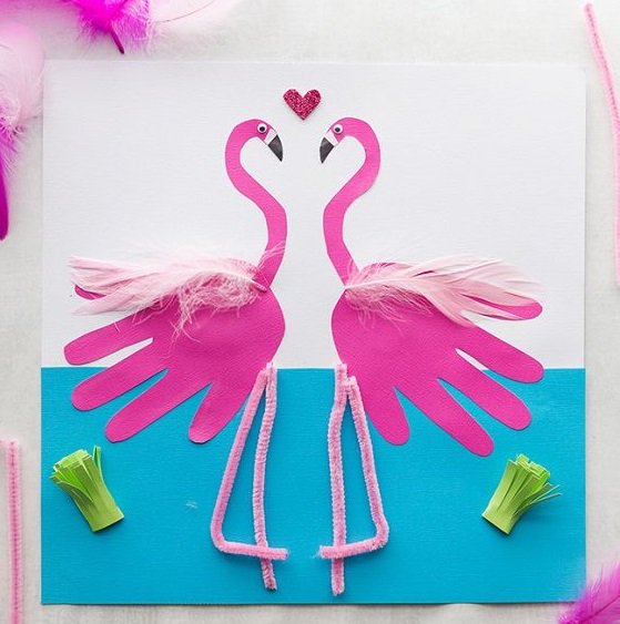 Фламинго из отпечатков ладоней своими руками
